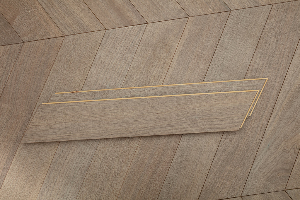 9515 Chevron Art Parquet Metallic UV Finish Full Birch Multi-layer Core Solid Wood Black Walnut Veneer  Engineered Flooring