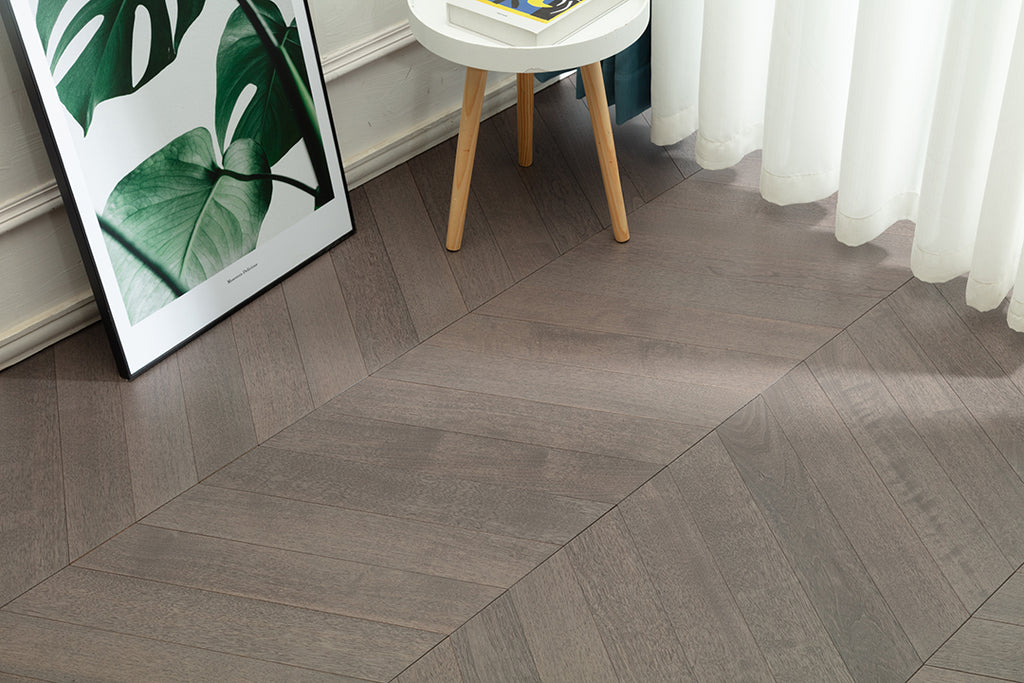 9516 Chevron Art Parquet Metallic UV Finish Full Birch Multi-layer Core Solid Wood Black Walnut Veneer Engineered Flooring