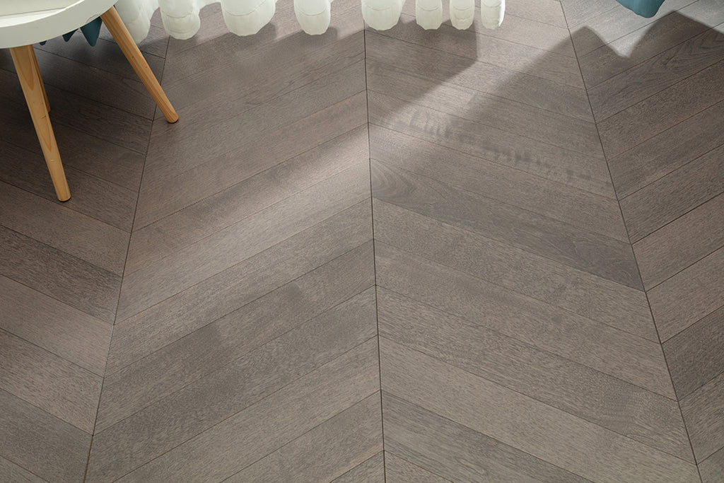 9516 Chevron Art Parquet Metallic UV Finish Full Birch Multi-layer Core Solid Wood Black Walnut Veneer Engineered Flooring