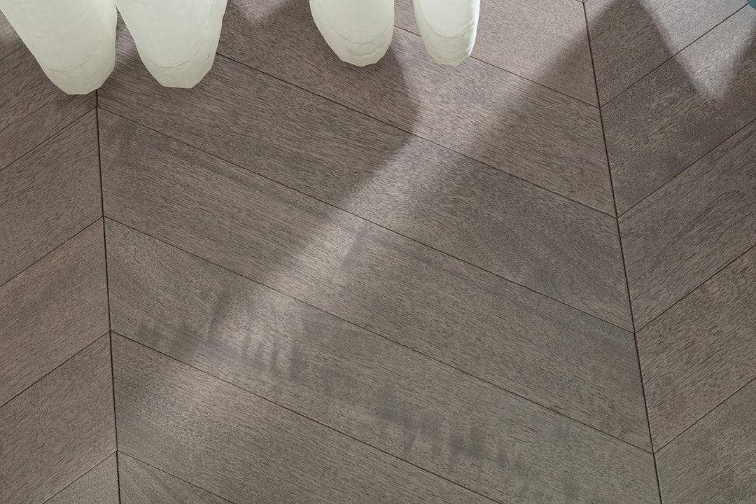 9516 Chevron Art Parquet Metallic UV Finish Full Birch Multi-layer Core Solid Wood Black Walnut Veneer Engineered Flooring