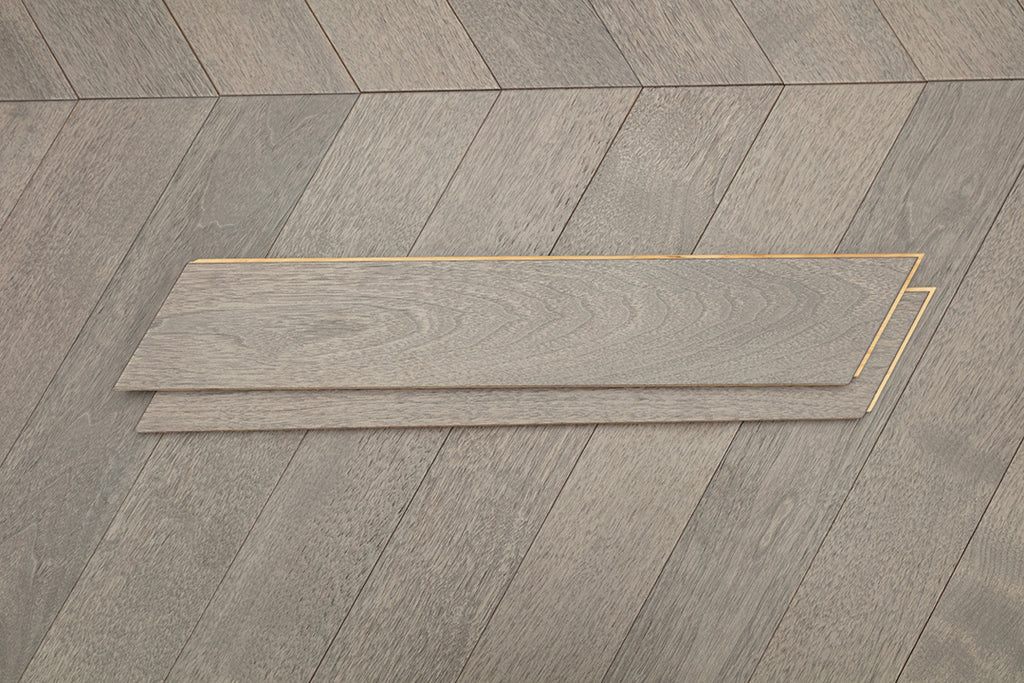 9516 Chevron Art Parquet Metallic UV Finish Full Birch Multi-layer Core Solid Wood Black Walnut Veneer Engineered Flooring