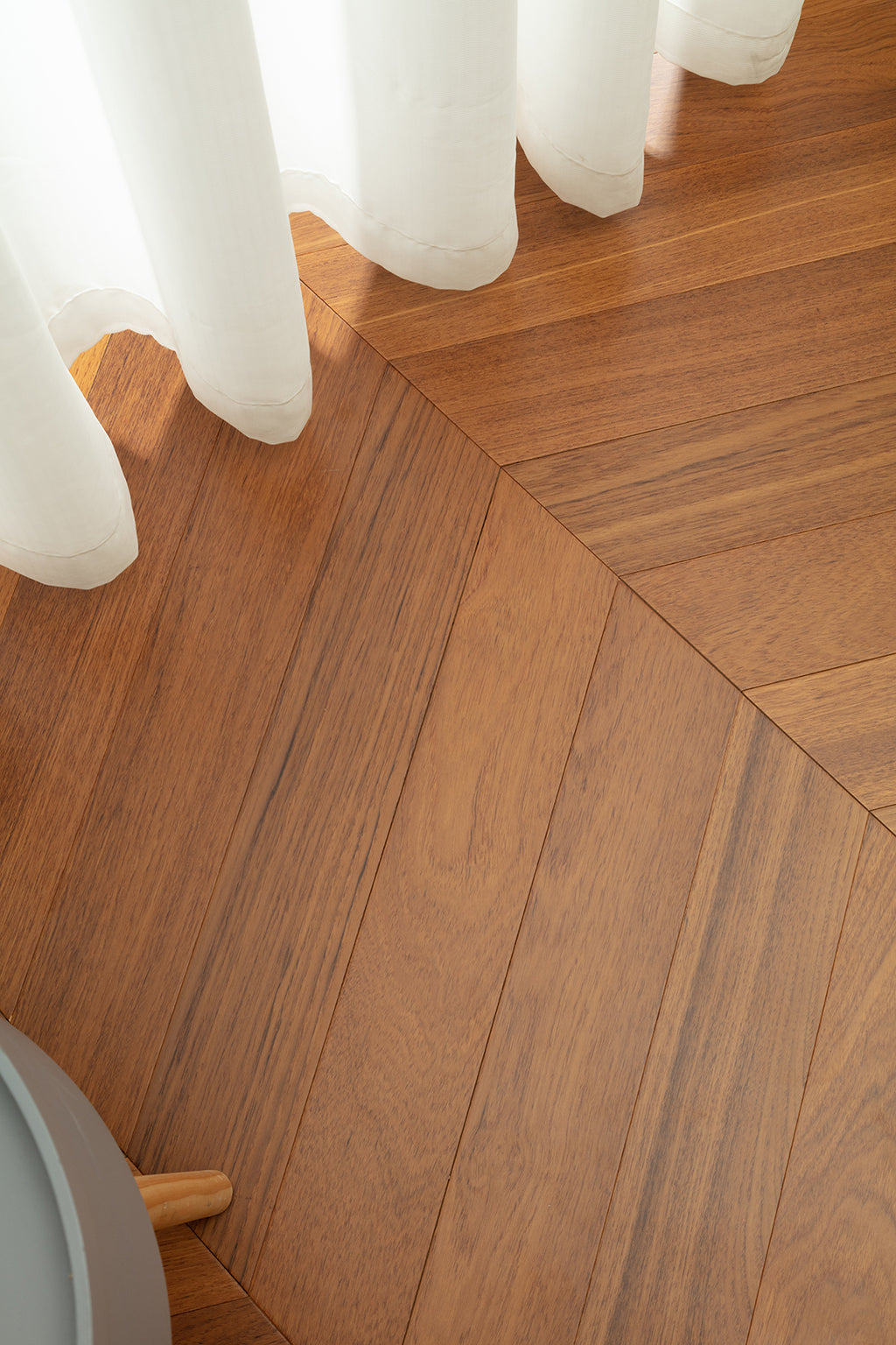 9517 Chevron Art Parquet  Full Birch Multi-layer Core Solid Wood Teak Veneer Engineered Flooring