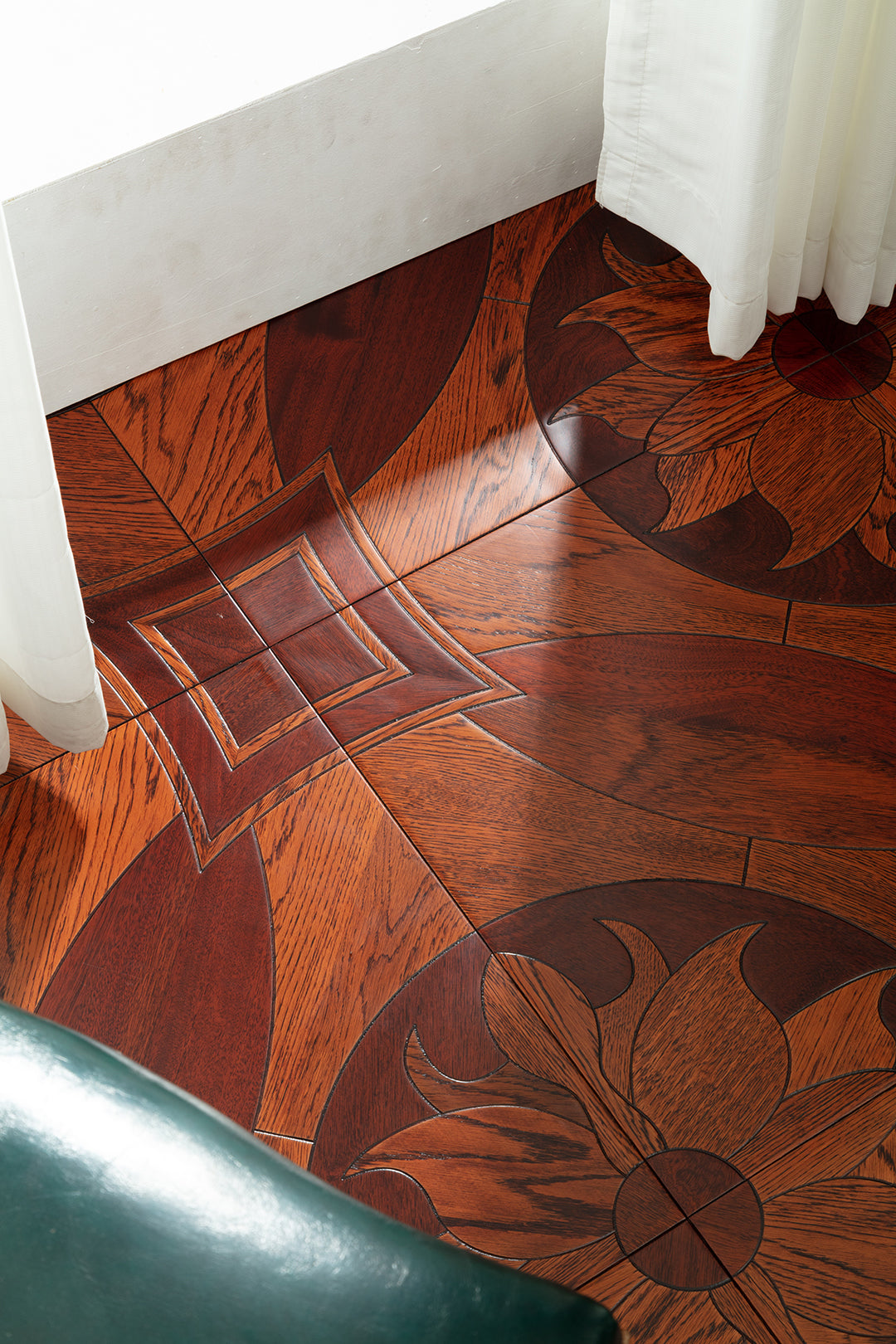 9109 Rich Mahogany Oak Floral Medallion Inlay Opulent Classical Palace-Style Wood Flooring | Marquetry Art Parquet Series