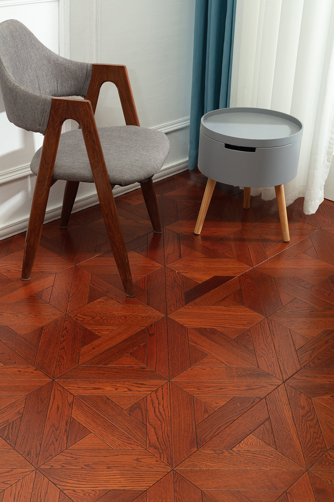9121 Warm Russet Oak Starburst Parquet Timeless Retro Classic Art Wood Flooring | Marquetry Art Parquet Series