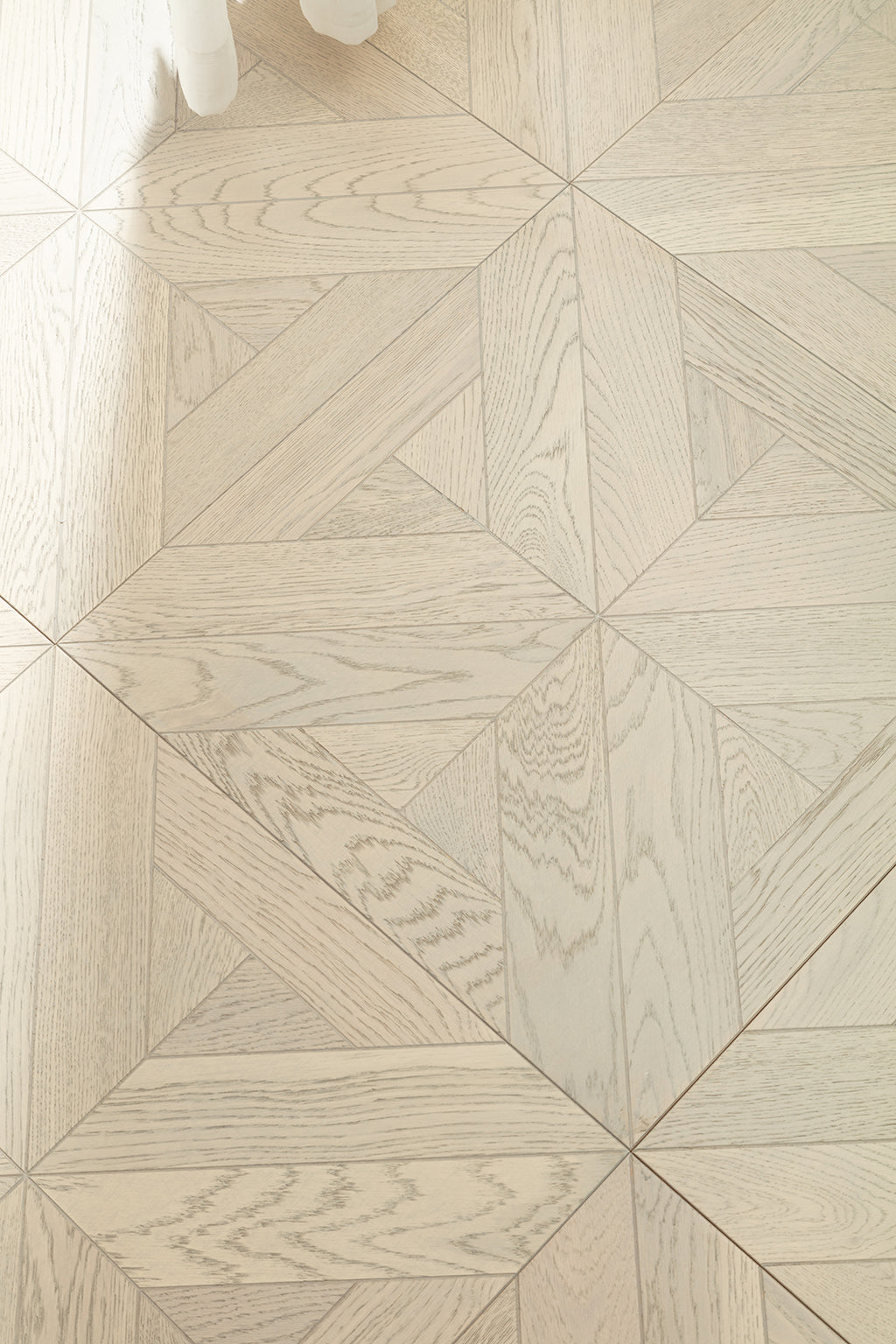 9152 Art Parquet Fire-Retardant Full Birch Multi-layer Core Solid Wood Oak Veneer Skid-resistant T&G Joint Engineered Flooring