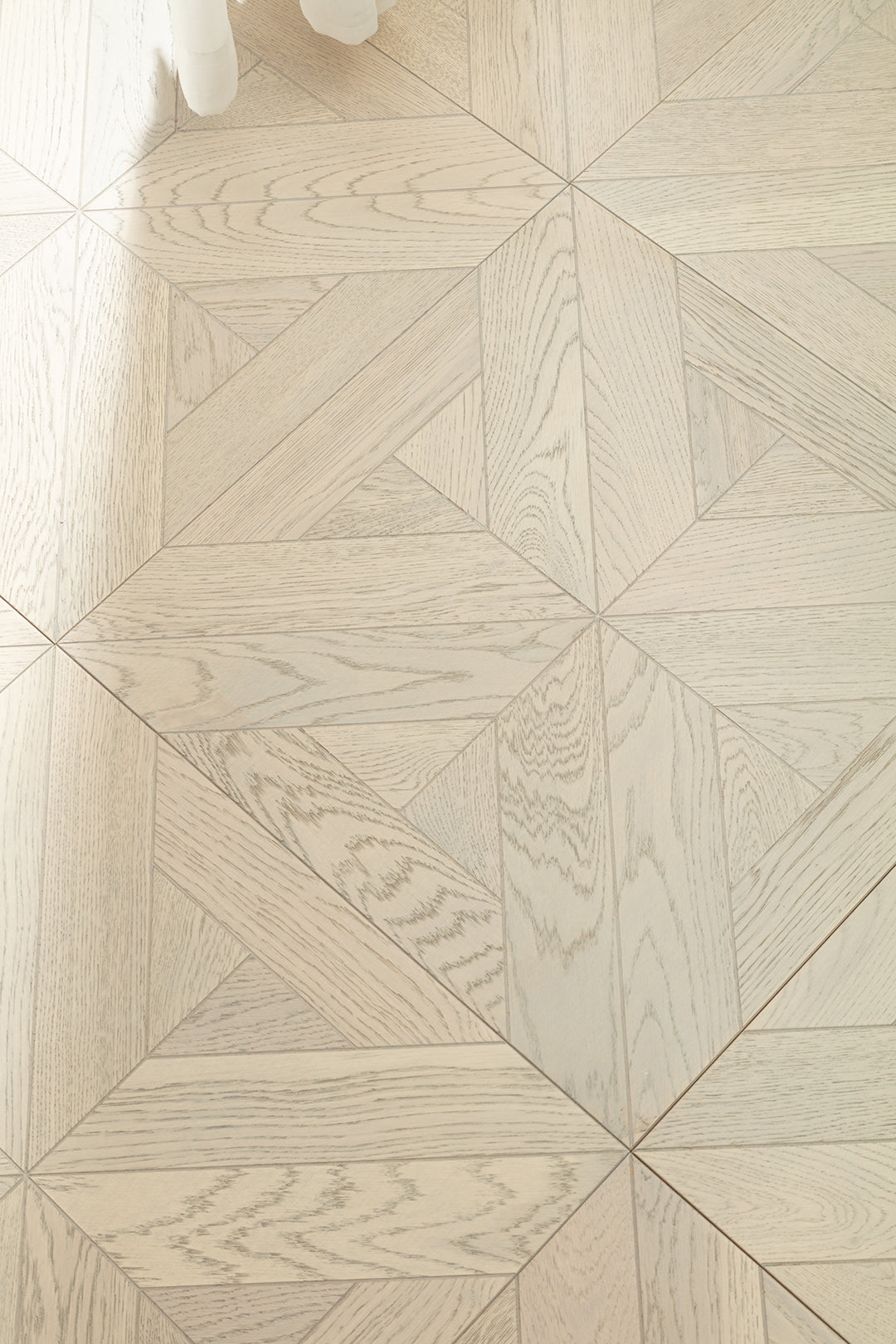 9152 Art Parquet Fire-Retardant Full Birch Multi-layer Core Solid Wood Oak Veneer Skid-resistant T&G Joint Engineered Flooring