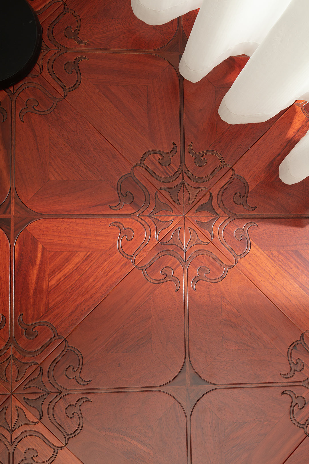 9156 Padauk & Black Walnut Ornate Scroll Floral Marquetry Parquet Flooring | Hand‑PU Finish Marquetry Art Parquet Series