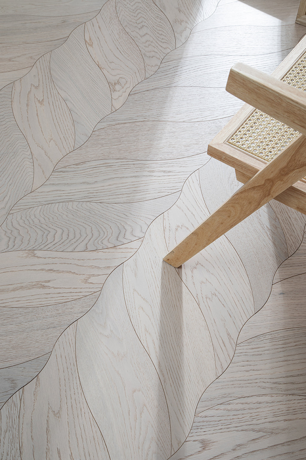 YXPX04 Petal Contour Art Parquet Full Birch Multi-layer Core Solid Wood Oak Veneer Flush Joint Engineered Flooring