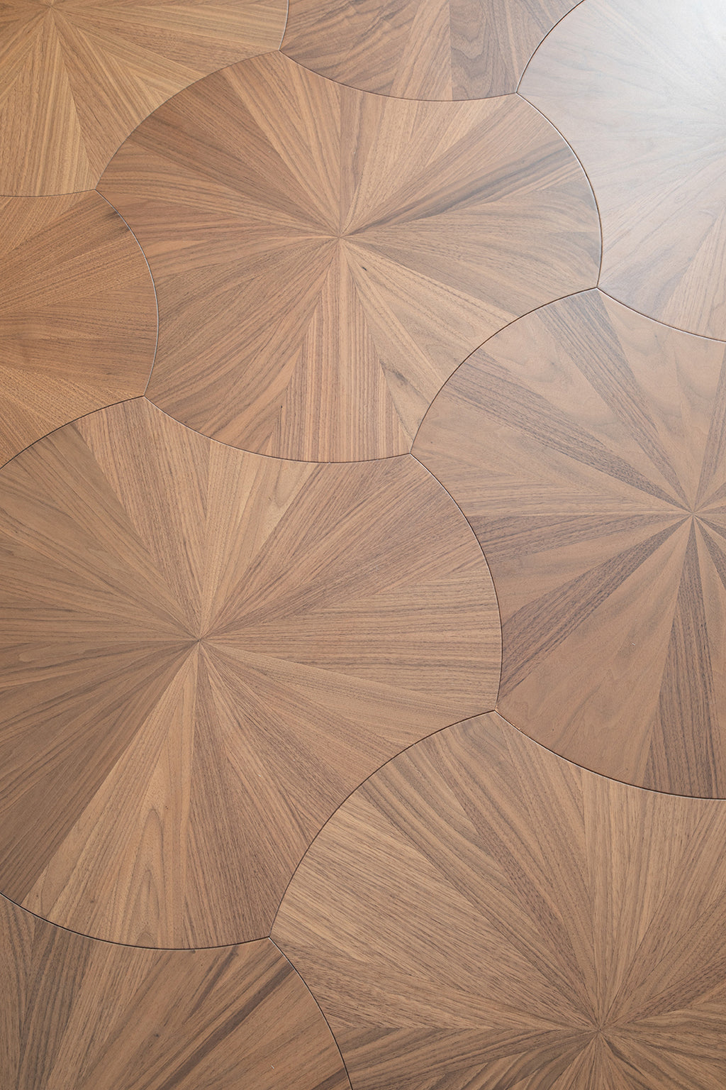 YXPH02 Sunburst Contour Art Parquet Full Birch Multi-layer Core Solid Wood Black Walnut Veneer Flush Joint Engineered Flooring