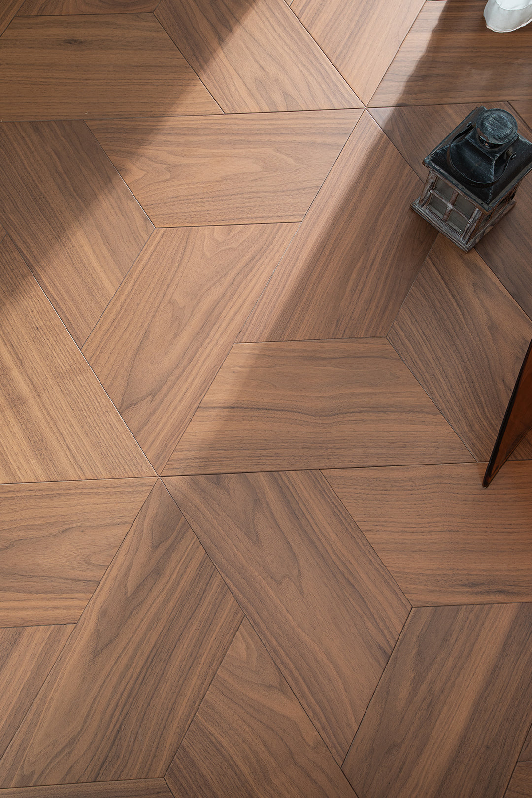 YXPH03 Trapezoid Contour Art Parquet Full Birch Multi-layer Core Solid Wood Black Walnut Veneer Flush Joint Engineered Flooring