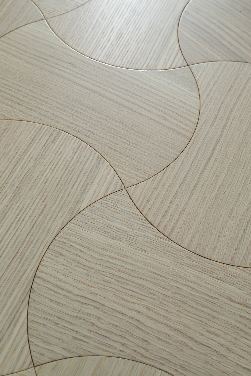 YXPX612 Creamy White Oak Hourglass Silhouette Soft Flowing Artistic Parquet Flooring | Wasp Waist Series