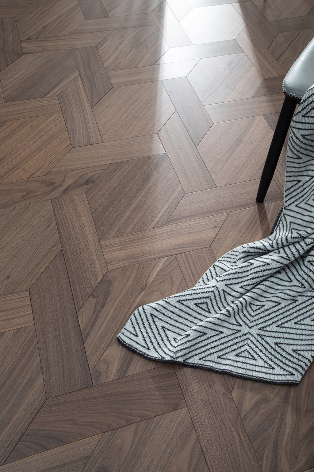 YXPH120 Black Walnut Knot-Weave Pattern Parquet Flooring | Chinese Knot Series