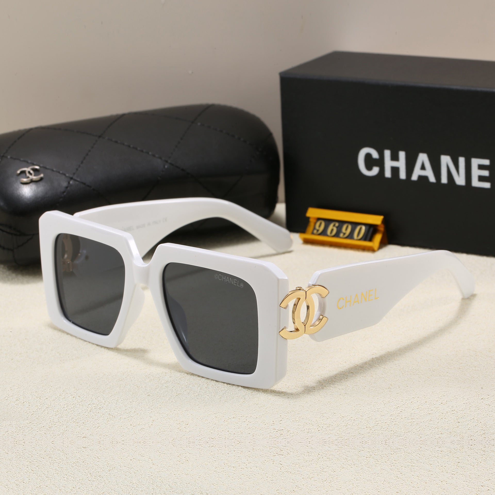 2023New style square frame sunglasses for women ins Trendy Influencer Style Glasses Large Frame High-End Feel Tea Color Sunglasses