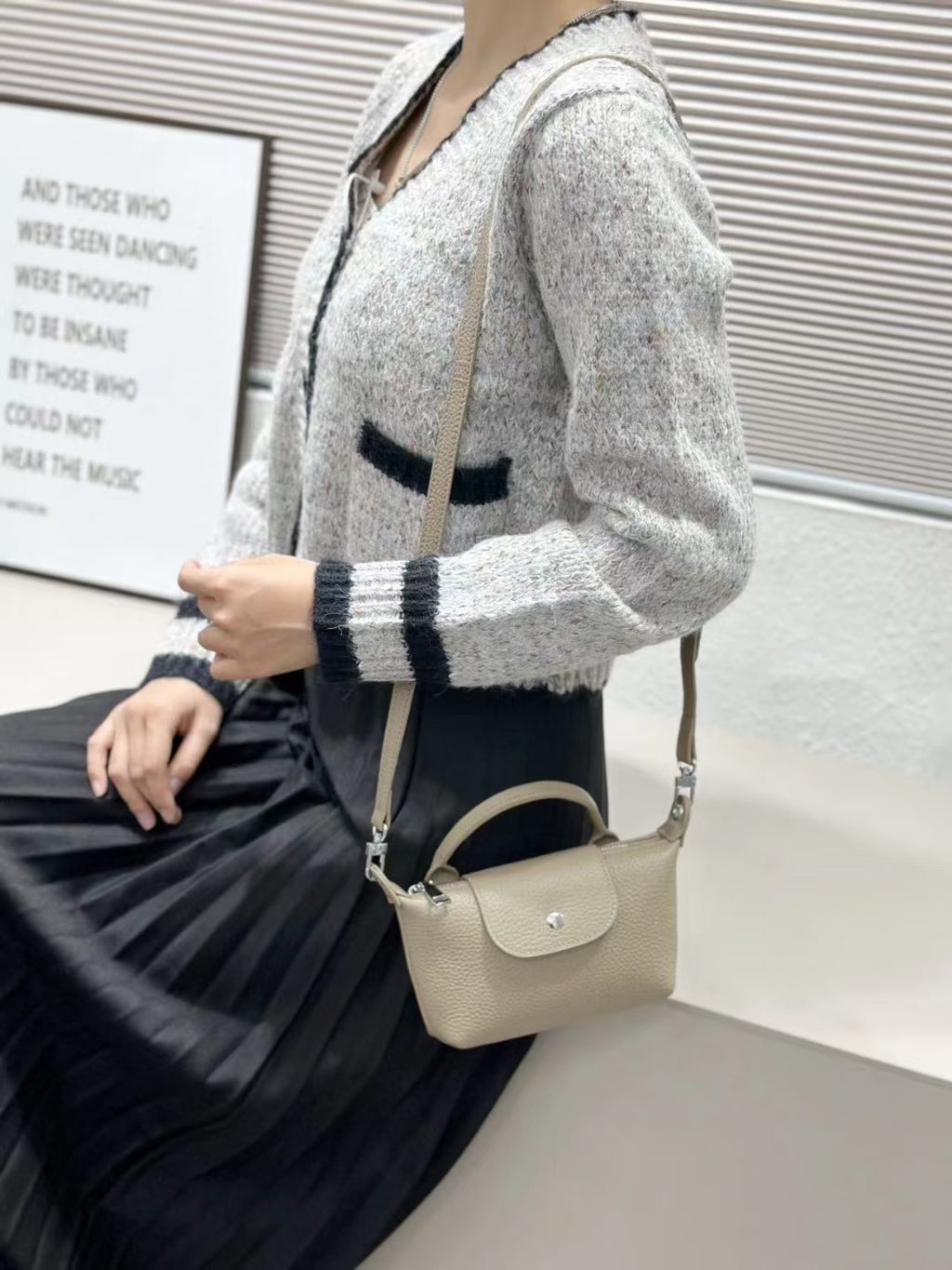 Dumpling Bag Top Layer Cowhide Niche Phone Bag Crossbody Small Bag Casual Genuine Leather Women's Bag Multifunctional Coin Purse