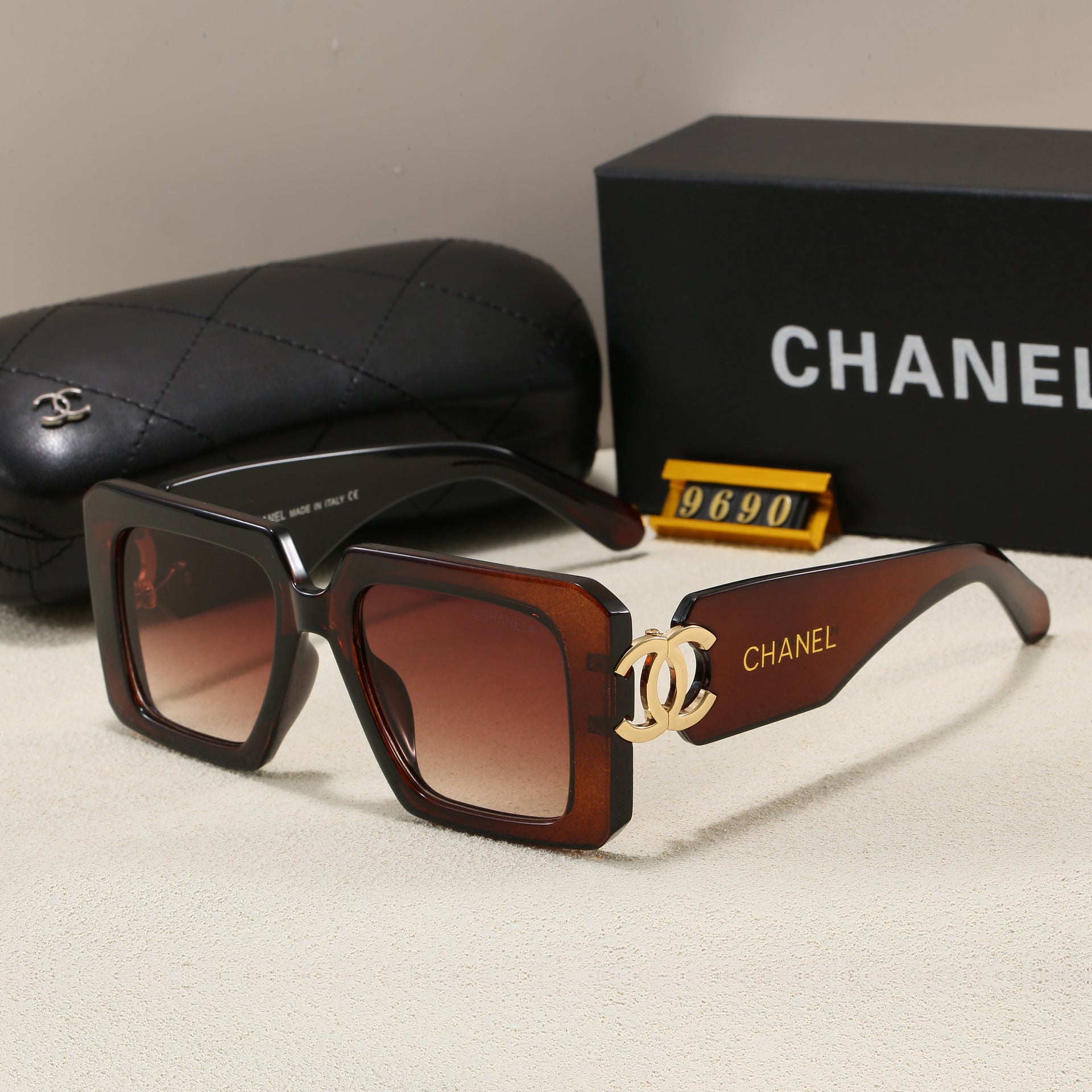 2023New style square frame sunglasses for women ins Trendy Influencer Style Glasses Large Frame High-End Feel Tea Color Sunglasses