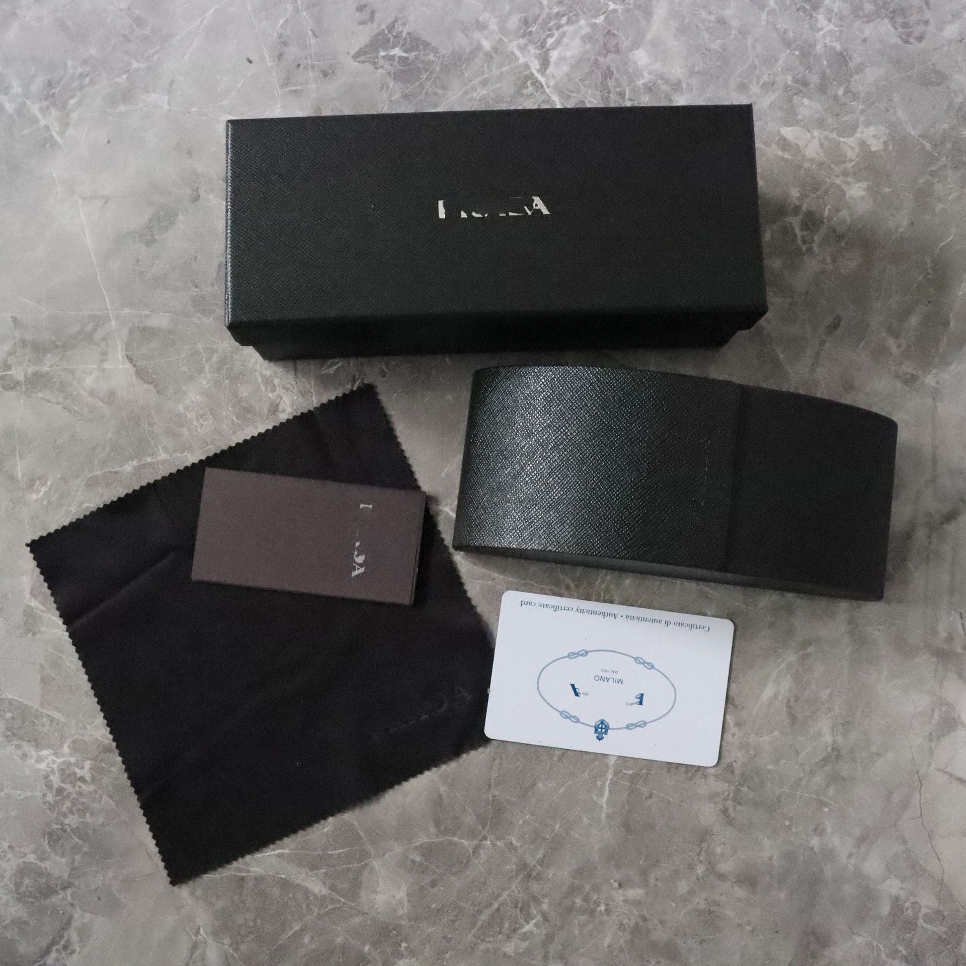 Spot wholesale high-end velvet glasses case Pink Fashionable and Elegant Sunglasses Case Sunglasses case Packing Box