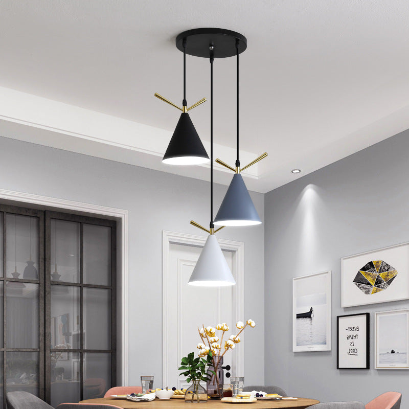 Nordic Restaurant Pendant Light Three-Head Bar Dining Room Table Lamp Creative Personality Bedroom Lamp Modern Minimalist Lighting Fixture