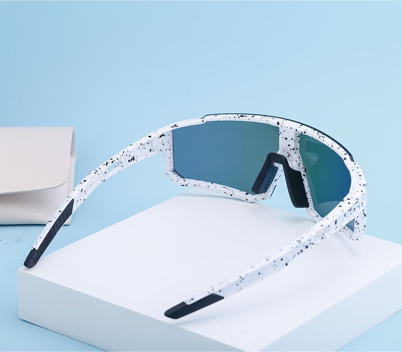 Outdoor Cycling Windproof Sunglasses for Men and Women, European and American Style One-piece Mountaineering Polarized Sunglasses Wholesale sunglasses