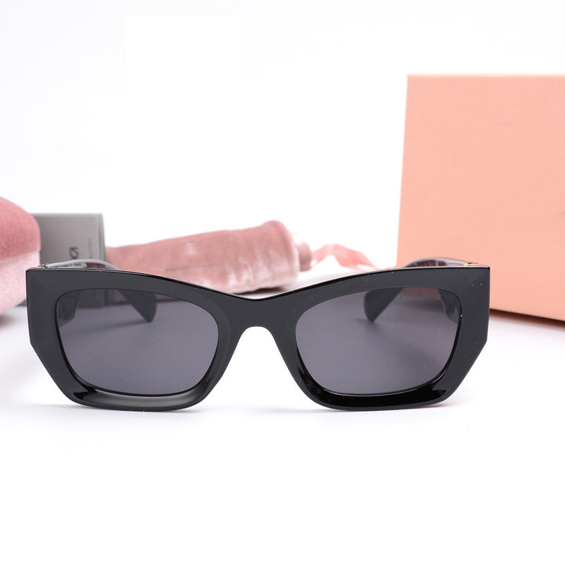 MU11Fashion Square Frame Letter Leg Sunglasses UV Protection Unisex Trendy Cat Eye Retro
