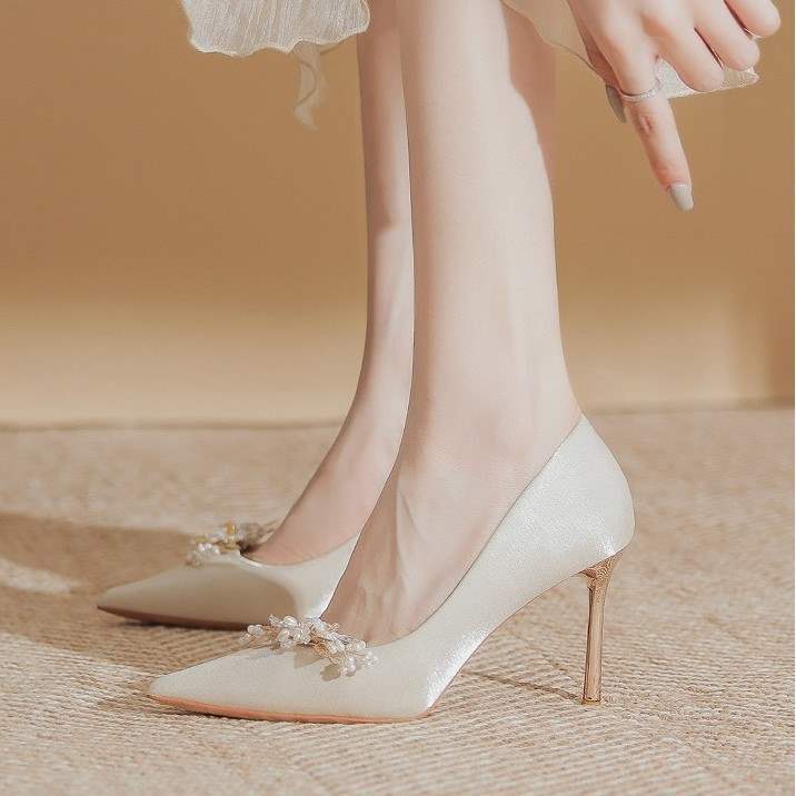 Silk Satin High Heels for Women, Thin Heel, Bridesmaid2025New Year's New Wedding Dress Engagement Two-Wear French Style Non-Tiring Pointed Toe Wedding Shoes