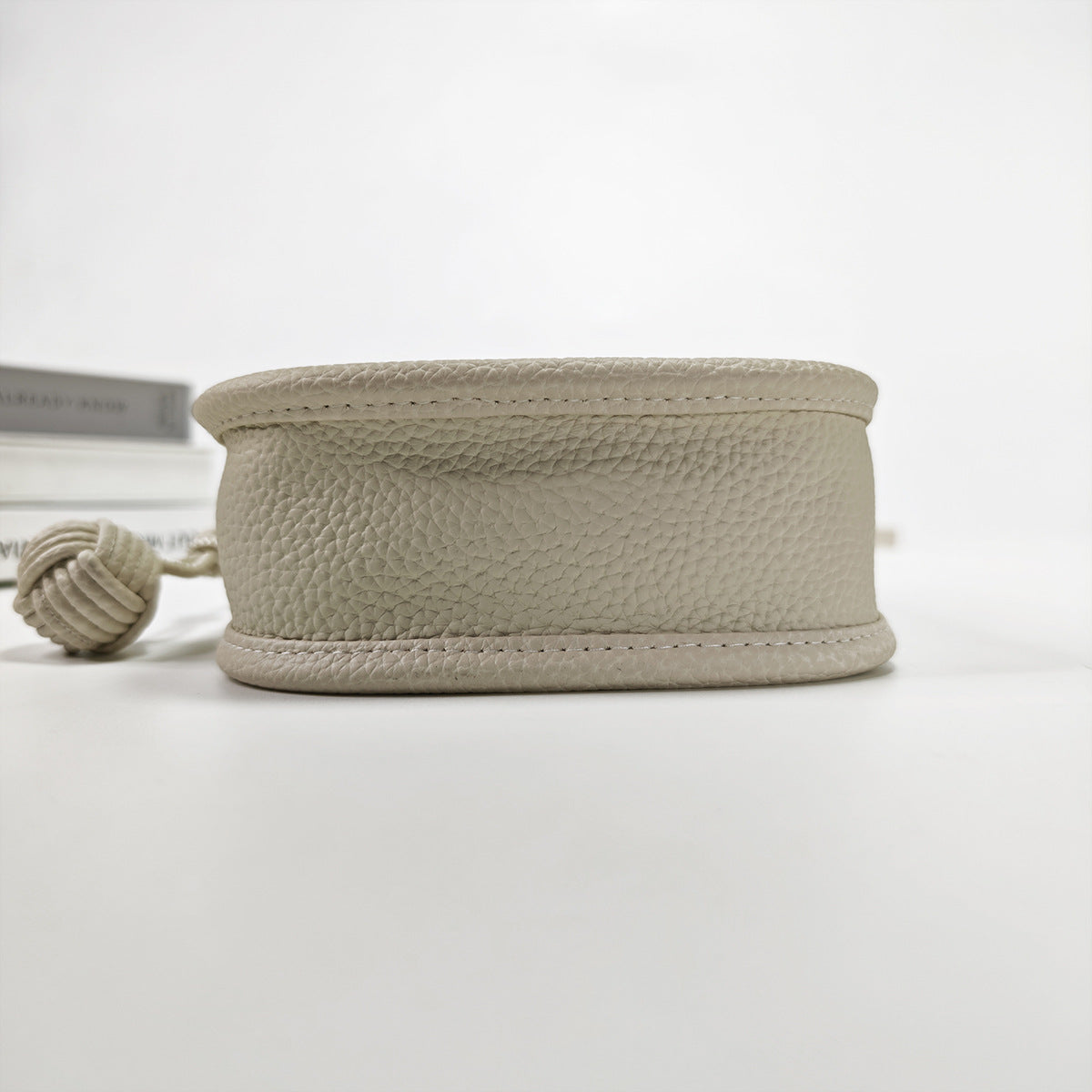 Genuine Leather Small Bucket Bag Trendy Small Bag for Women Fashion Woven Ball Phone Bag Versatile Shoulder Crossbody Bag