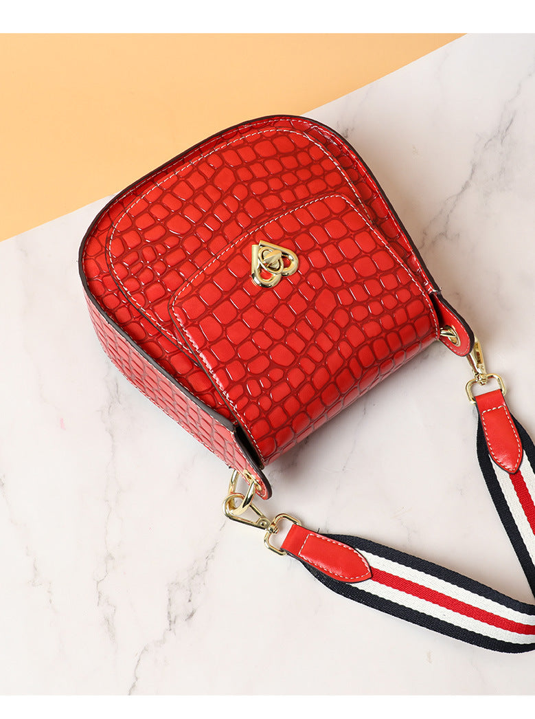 Autumn Winter New Korean Version Crocodile Pattern Saddle Bag Single Shoulder Crossbody Women's Bag Trendy Fashionable Personality Versatile Handbag for Women