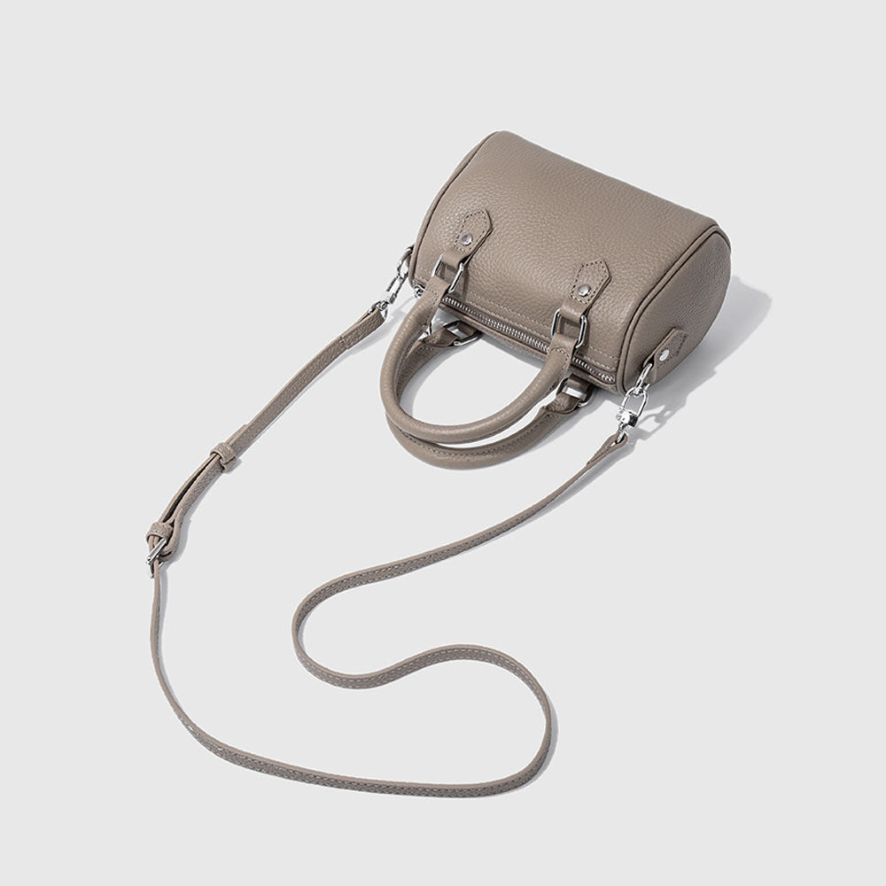 Guangzhou High-Quality Texture Genuine Leather Boston Pillow Bag for Women2024New first-layer cowhide handbag and crossbody bag