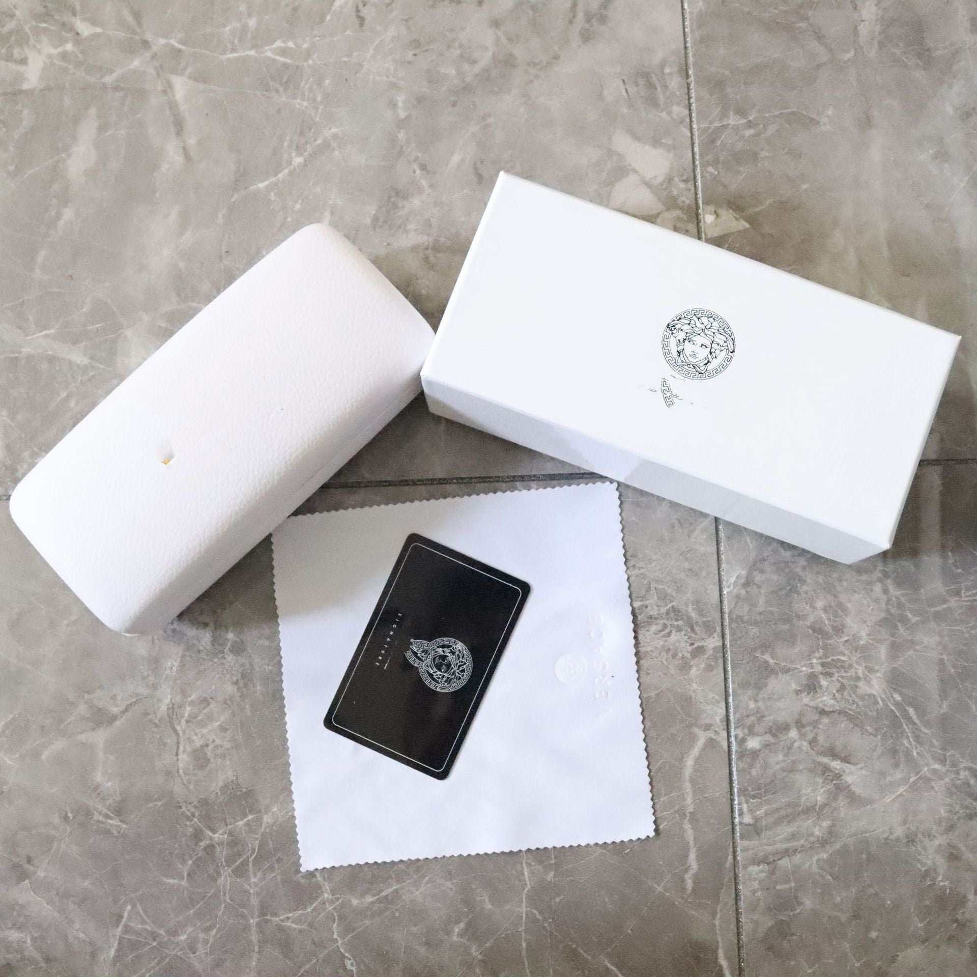 Spot wholesale high-end velvet glasses case Pink Fashionable and Elegant Sunglasses Case Sunglasses case Packing Box