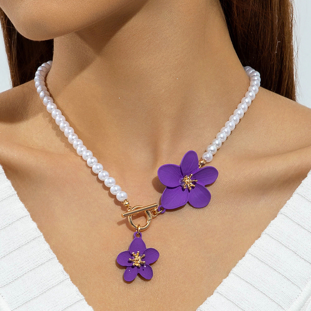 European and American Fashion Simple Alloy Flower Pendant Pearl Necklace  Elegant and versatile OT Buckle Design Sense Accessories
