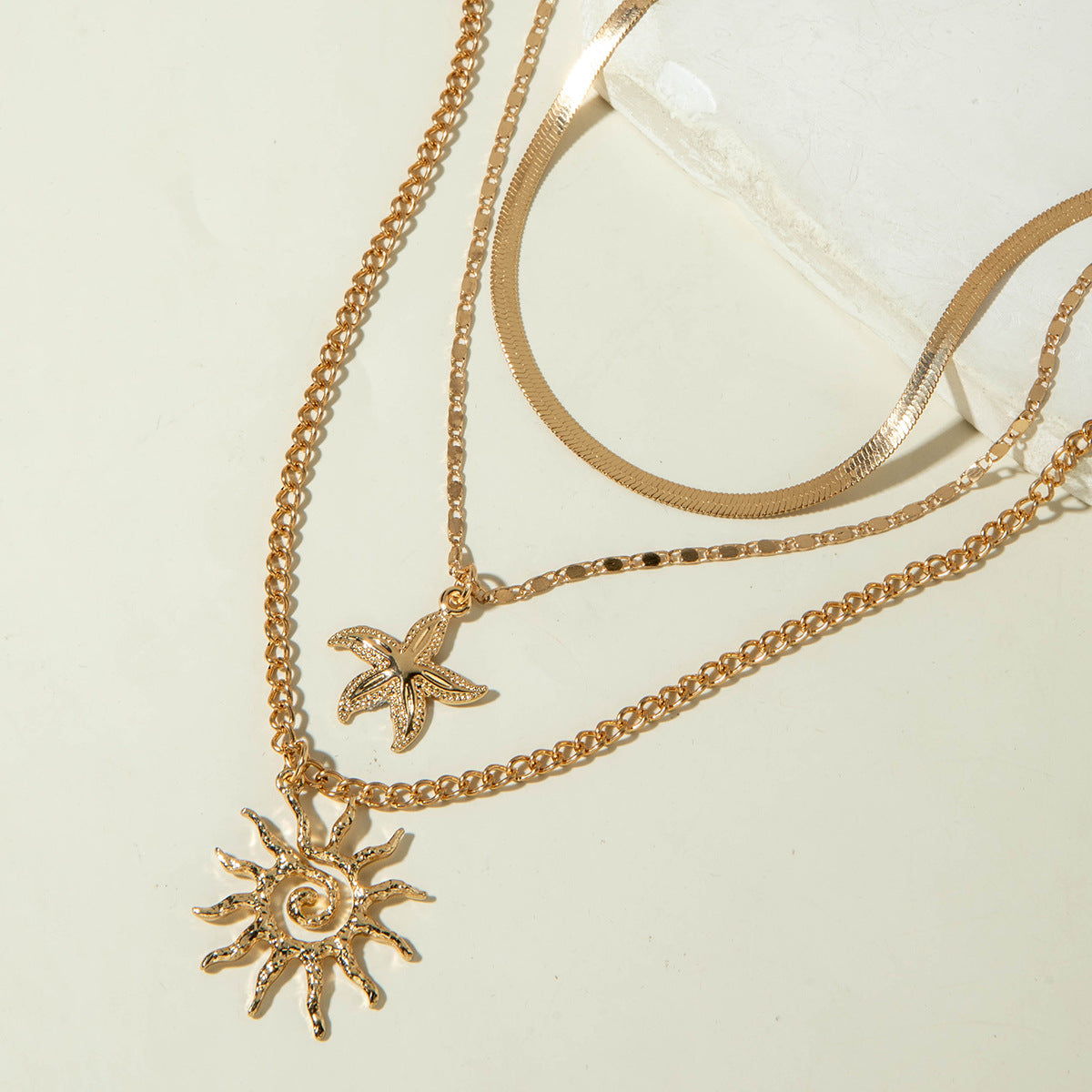European and American Fashion Jewelry Double Layer Stacked Sunflower Pendant Necklace Simple Flat Snake Necklace Wholesale