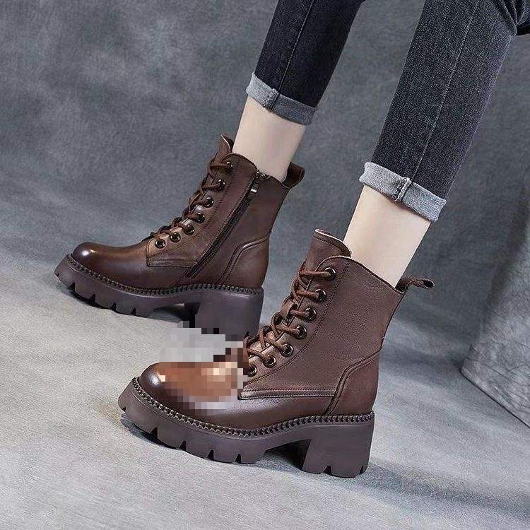 Off-Season Short Boots for Petite Figures to Appear Taller and Slimmer2025New Martin Boots Height-Increasing Women's Boots Thick Heel Thick Sole Versatile