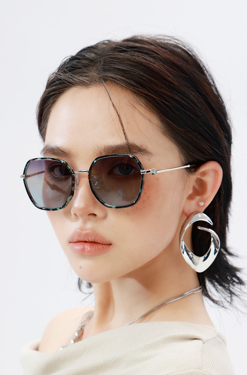 2025New European and American Fashion Square Frame Polarized Sunglasses for Women, Trendy Street Style, Sun Protection Sunglasses for Women Wholesale