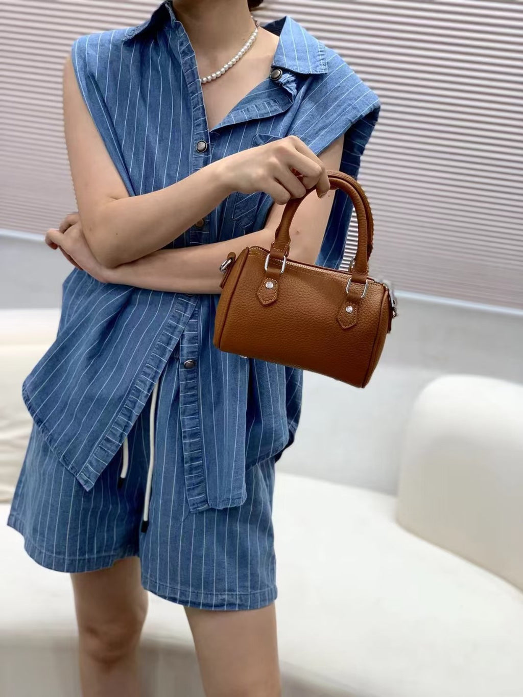 High-end texture genuine leather Boston pillow bag for women2025New Top Layer Cowhide Handbag and Crossbody Bag from Shiling