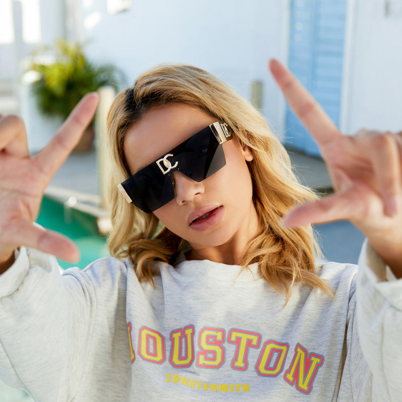 New Outdoor Cycling Sunglasses for Women, High-End Integrated Windproof Frameless Sports Sunglasses