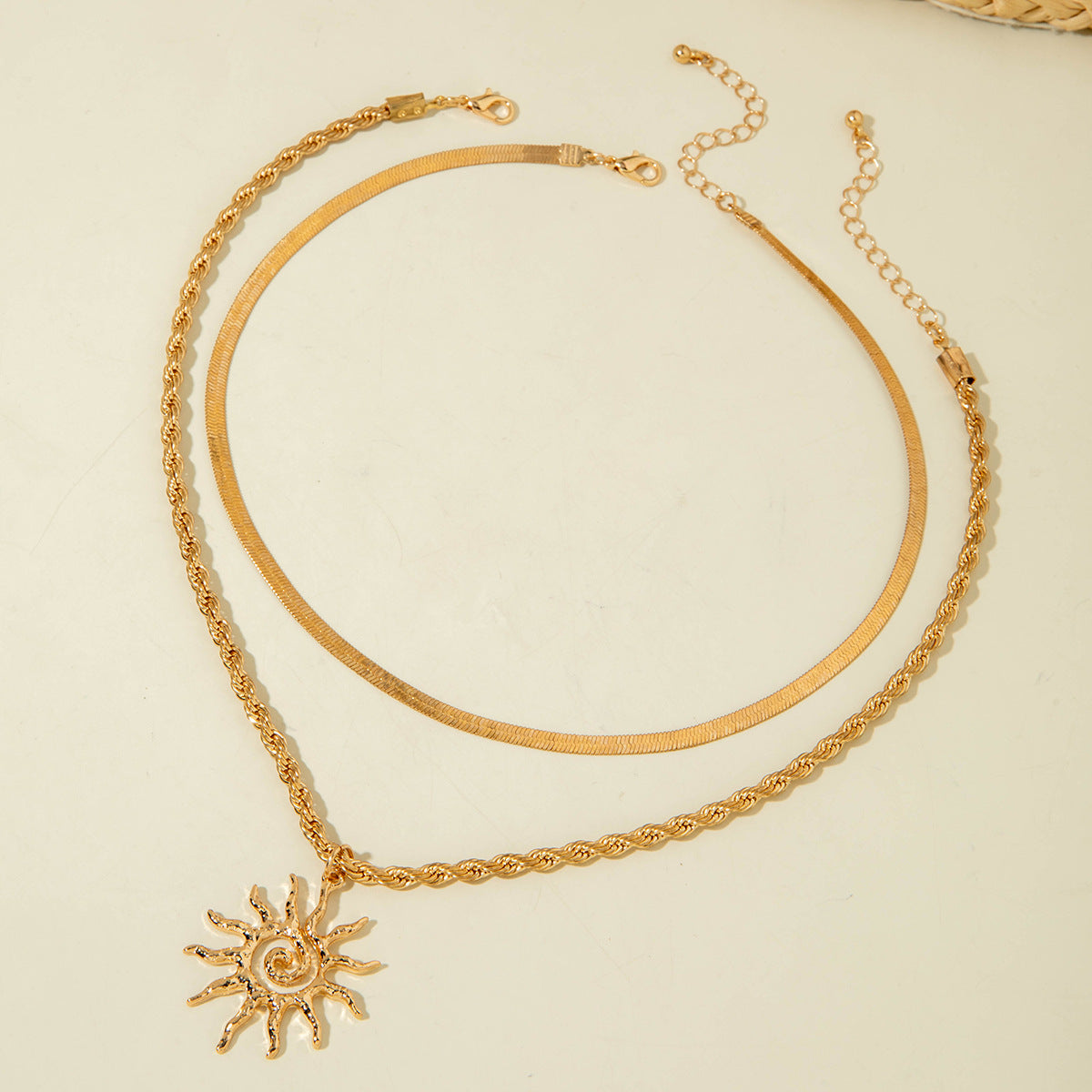 European and American Fashion Jewelry Double Layer Stacked Sunflower Pendant Necklace Simple Flat Snake Necklace Wholesale