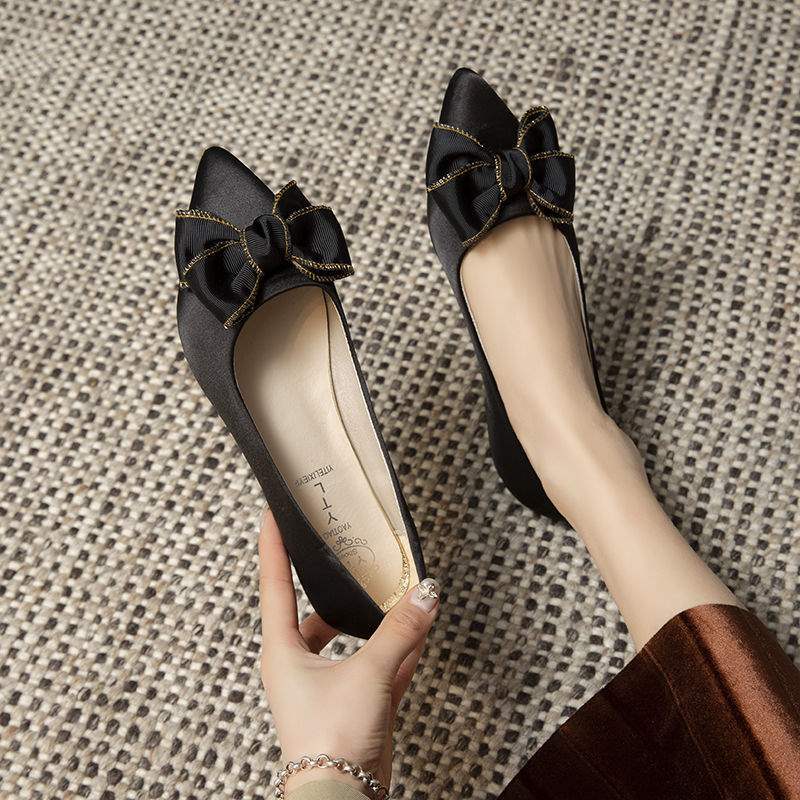 Red Wedding Shoes Bow2025New Women's Single Shoes Spring Autumn Versatile Shallow Mouth Pointed Toe Flat Bride Bridesmaid Shoes Trendy