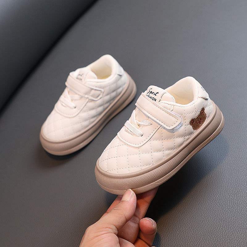 2025Spring and Autumn New Children's Sports Shoes Boys' Shoes Girls' Casual Sneakers Baby Cartoon Bear Outdoor Leather Shoes
