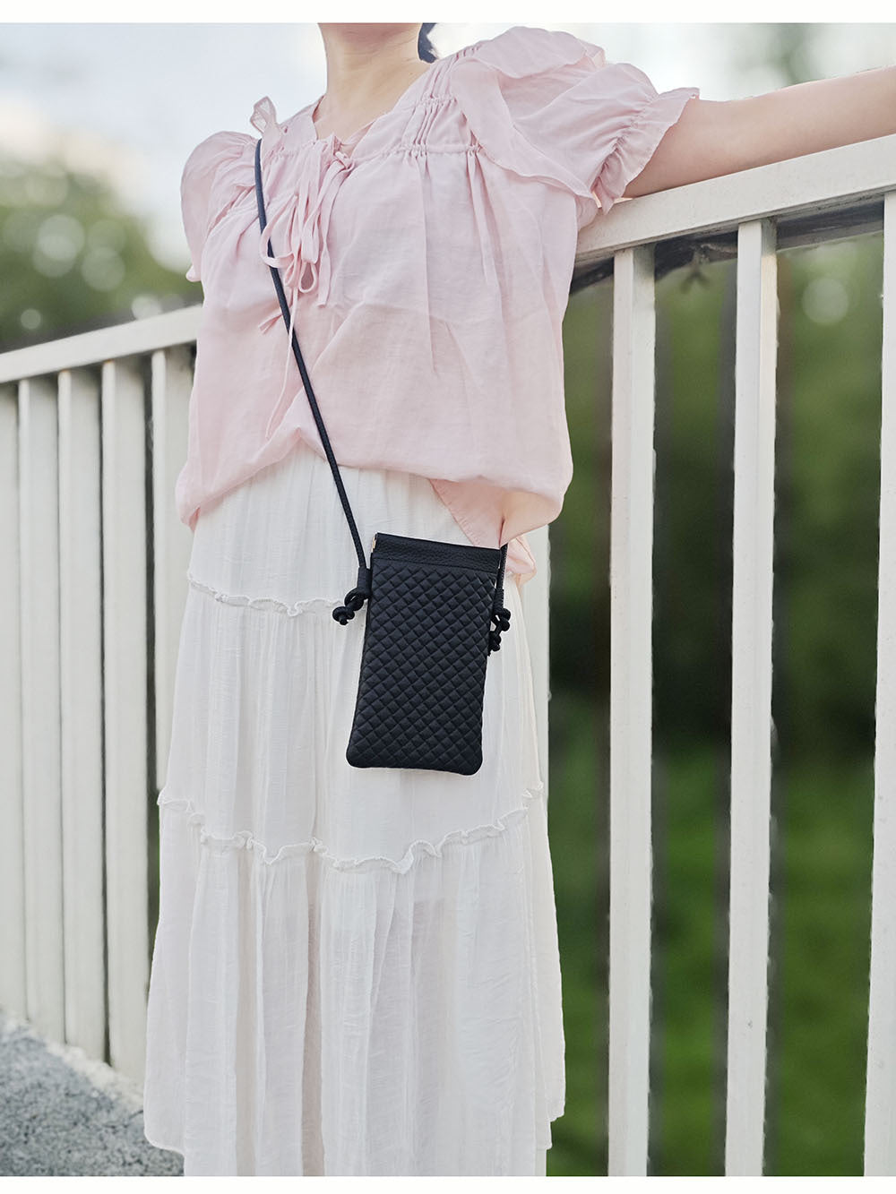 Genuine Leather Phone Bag for Women, Crossbody Small Bag, New Woven Pattern Vertical Style, Lightweight Mini Cowhide Walking Bag