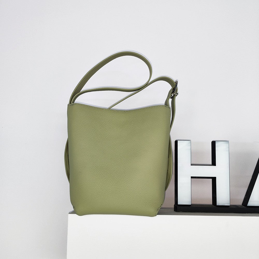Genuine Leather Women's Bag Fashion Single Shoulder Crossbody New Hot Style High-end Korean Trend Versatile Large Capacity Commuter Bucket Bag