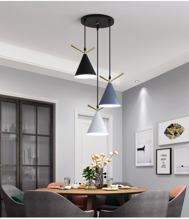 Nordic Restaurant Pendant Light Three-Head Bar Dining Room Table Lamp Creative Personality Bedroom Lamp Modern Minimalist Lighting Fixture