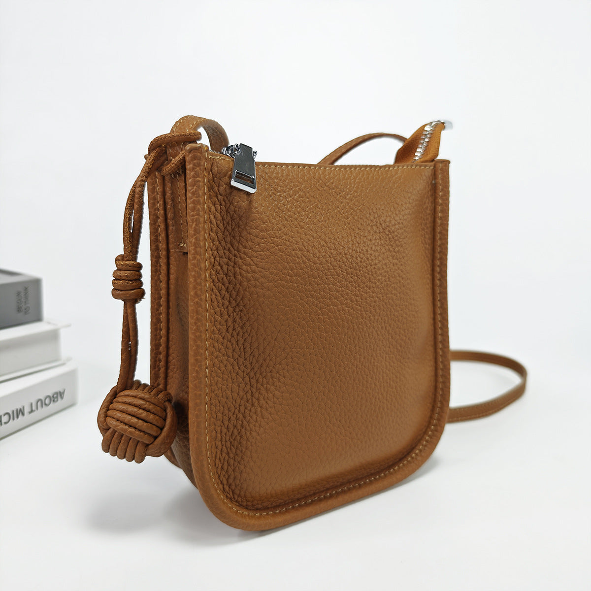 Genuine Leather Small Bucket Bag Trendy Small Bag for Women Fashion Woven Ball Phone Bag Versatile Shoulder Crossbody Bag