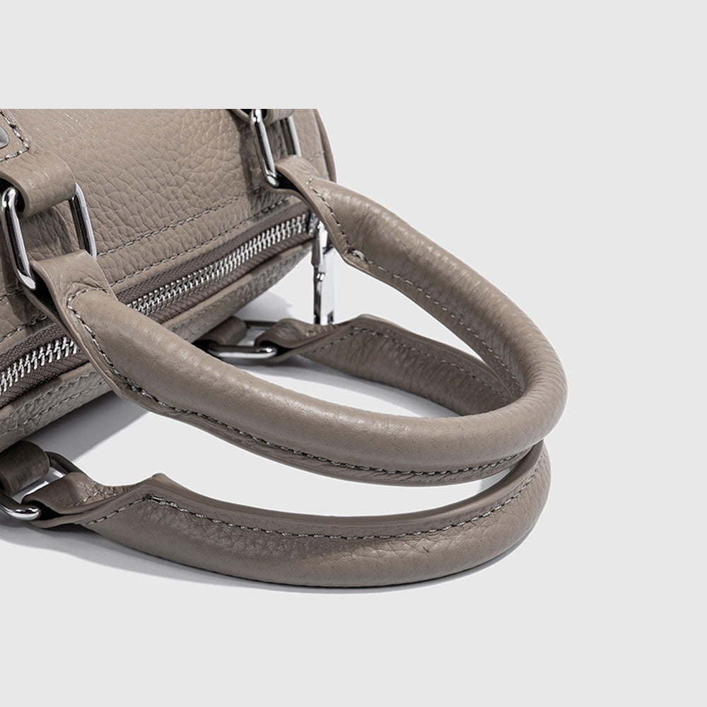 Guangzhou High-Quality Texture Genuine Leather Boston Pillow Bag for Women2024New first-layer cowhide handbag and crossbody bag