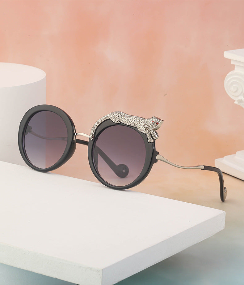 2025New Anti-Blue Light Glasses for Women Leopard Head Diamond-Studded European and American Round Frame Sunglasses Trendy Large Frame Sunglasses High-End Feel