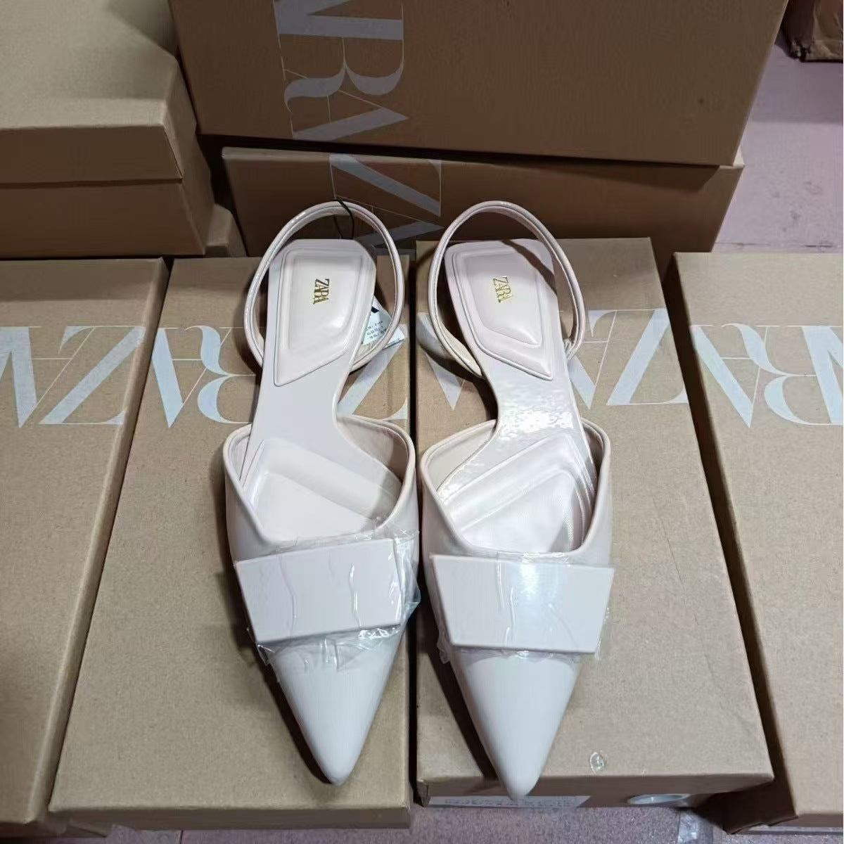 ZA European and American Summer New Pointed Toe Women's Shoes Fashion Patent Leather Three-Color Flat Square Buckle Head Decoration Back Strap Sandals for Women