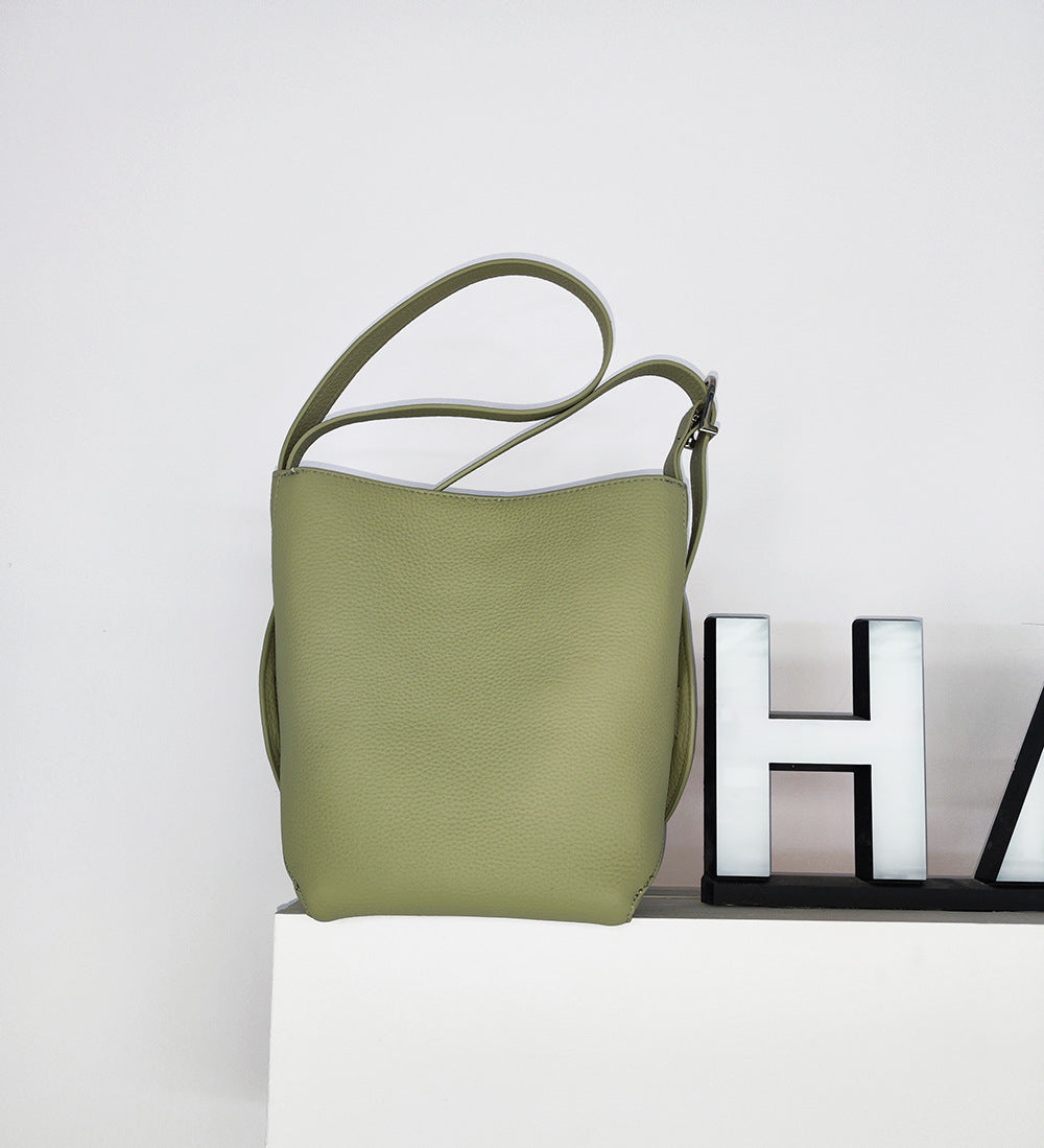 Genuine Leather Women's Bag Fashion Single Shoulder Crossbody New Hot Style High-end Korean Trend Versatile Large Capacity Commuter Bucket Bag