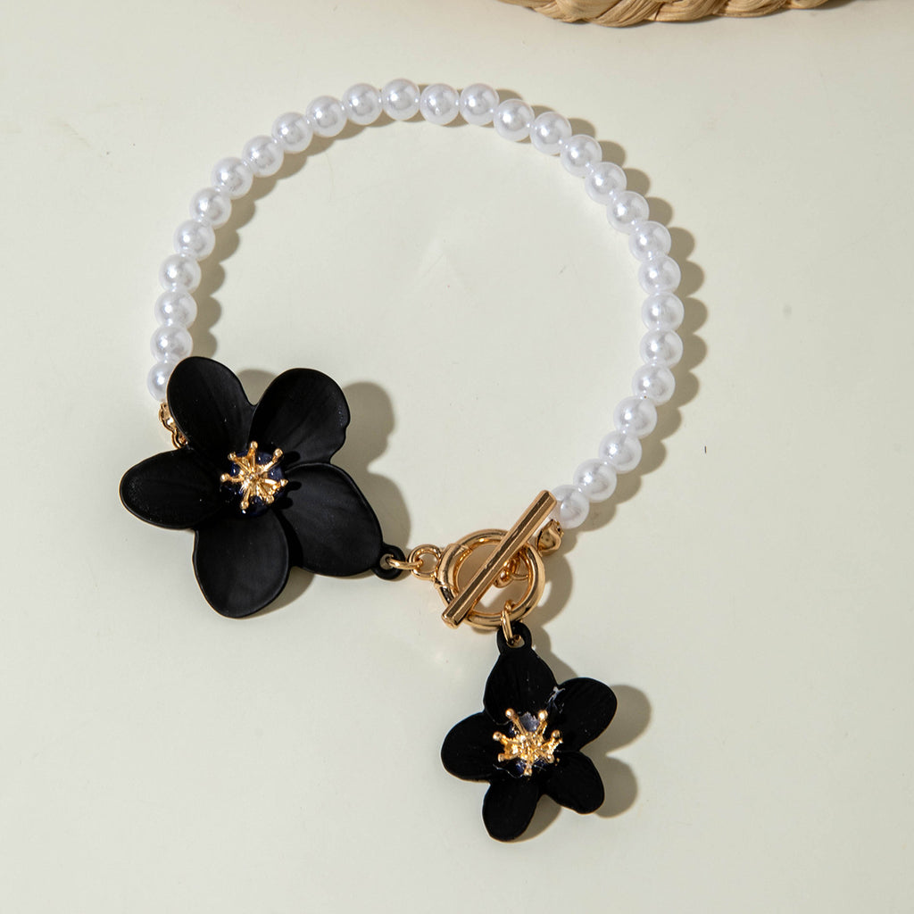 European and American Fashion Simple Alloy Flower Pendant Pearl Necklace  Elegant and versatile OT Buckle Design Sense Accessories