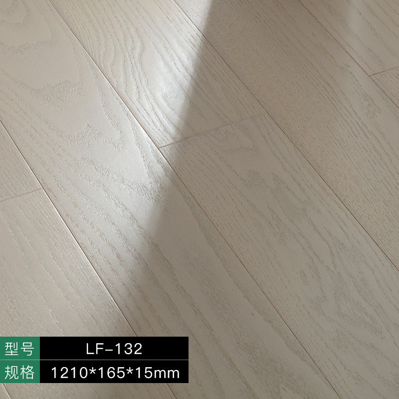 Free home installation with solid wood skirting board included Smooth Skin Feel Lacquer Flooring New Three-Layer Solid Core Real Wood Oak Flooring