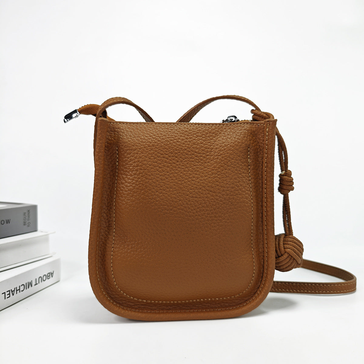 Genuine Leather Small Bucket Bag Trendy Small Bag for Women Fashion Woven Ball Phone Bag Versatile Shoulder Crossbody Bag