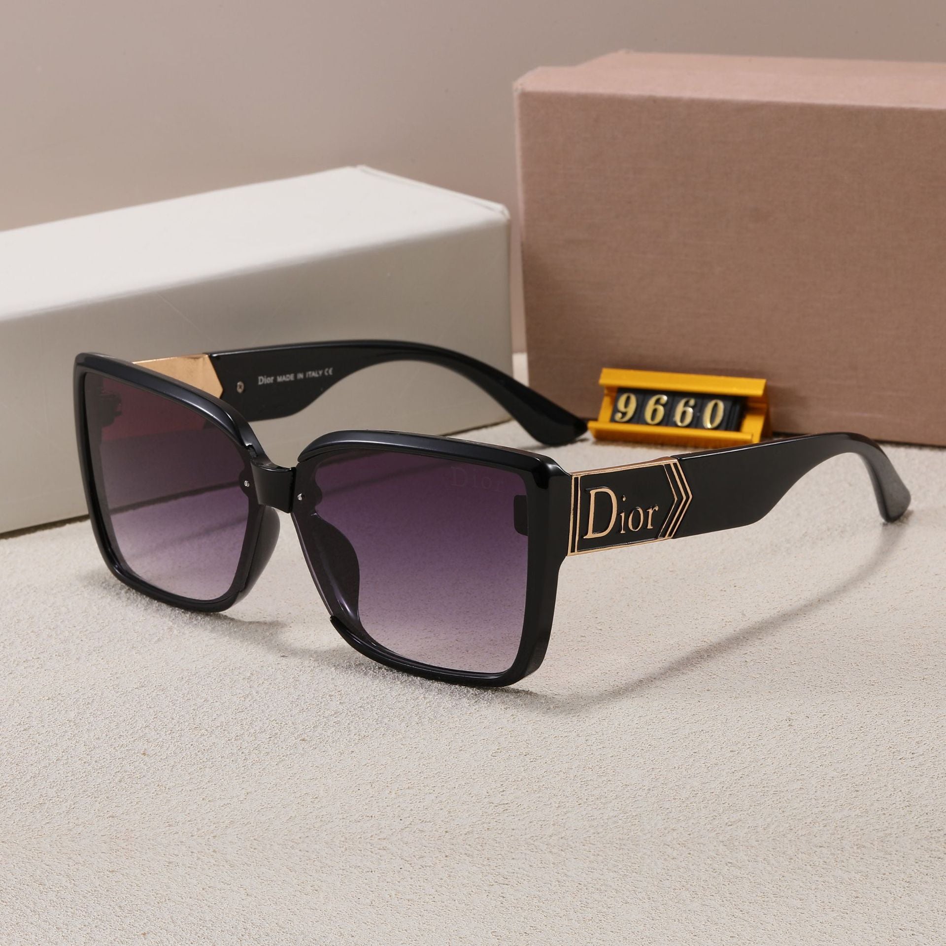 25New Brand High-End Fashion Sunglasses for Women, Versatile Square Frame Sunglasses for Men, Trendy Wholesale9660