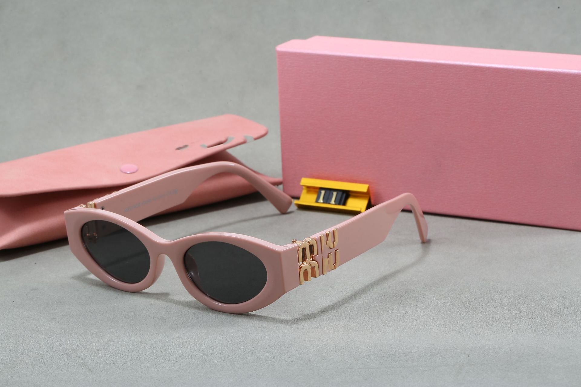 Europe and America m Letter Cat Eye Sunglasses High-End Fashion Street Style Sunglasses for Women Sun Protection Trendy Sunglasses